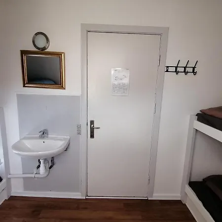 Gudhjem Vandrerhjem / Gudhjem Hostel Albergue
