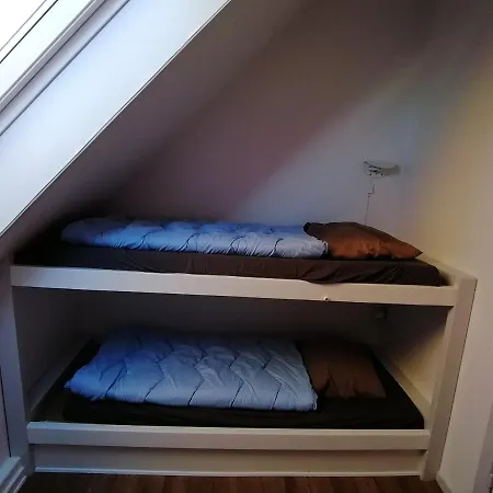 Gudhjem Vandrerhjem / Gudhjem Hostel Albergue