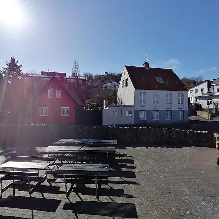 Gudhjem Vandrerhjem / Gudhjem Hostel *