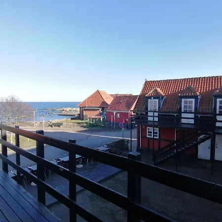 Gudhjem Vandrerhjem / Gudhjem Hostel Albergue