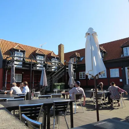 Gudhjem Vandrerhjem / Gudhjem Hostel Albergue *