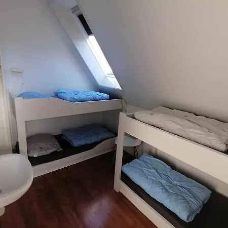 Gudhjem Vandrerhjem / Gudhjem Hostel *