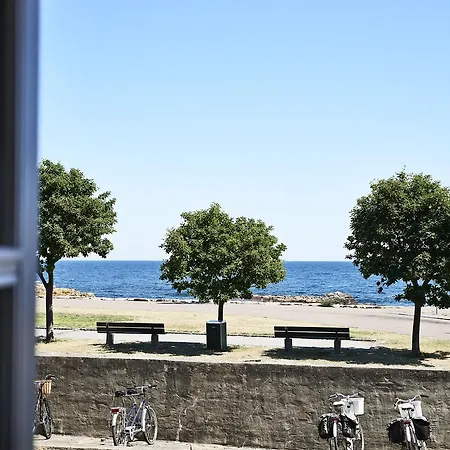 Gudhjem Vandrerhjem / Gudhjem Hostel *