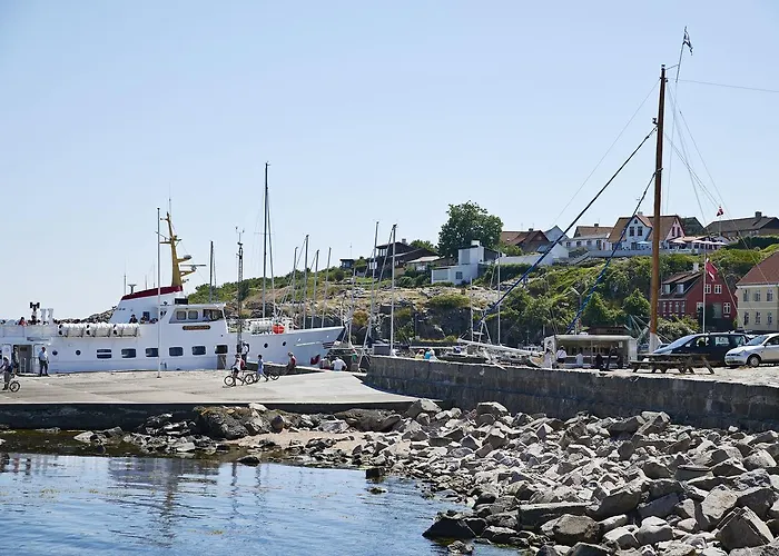 Gudhjem Hostel *